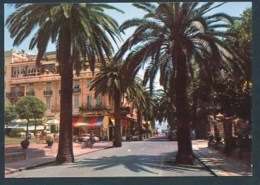 Allassio, Viale Cavour e Cafe Roma - Italien